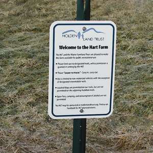 Hart Farm Sign Photo of Hart Farm Sign in Holden, Maine