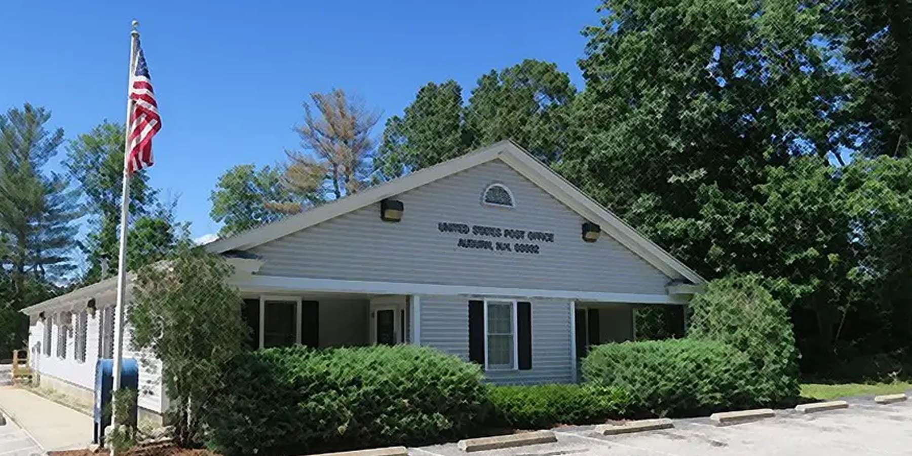 Photo of the Post Office in Auburn, New Hampshire Photo of the Post Office in Auburn, New Hampshire