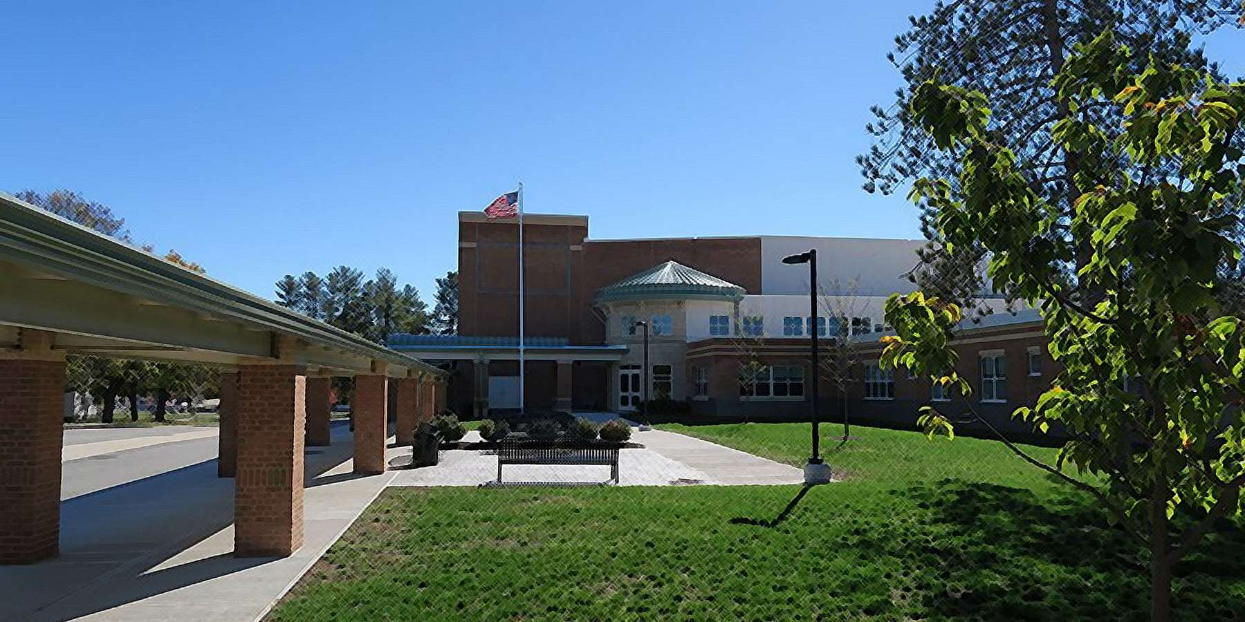 Photo of Dracut High School in Dracut, Massachusetts Photo of Dracut High School in Dracut, Massachusetts
