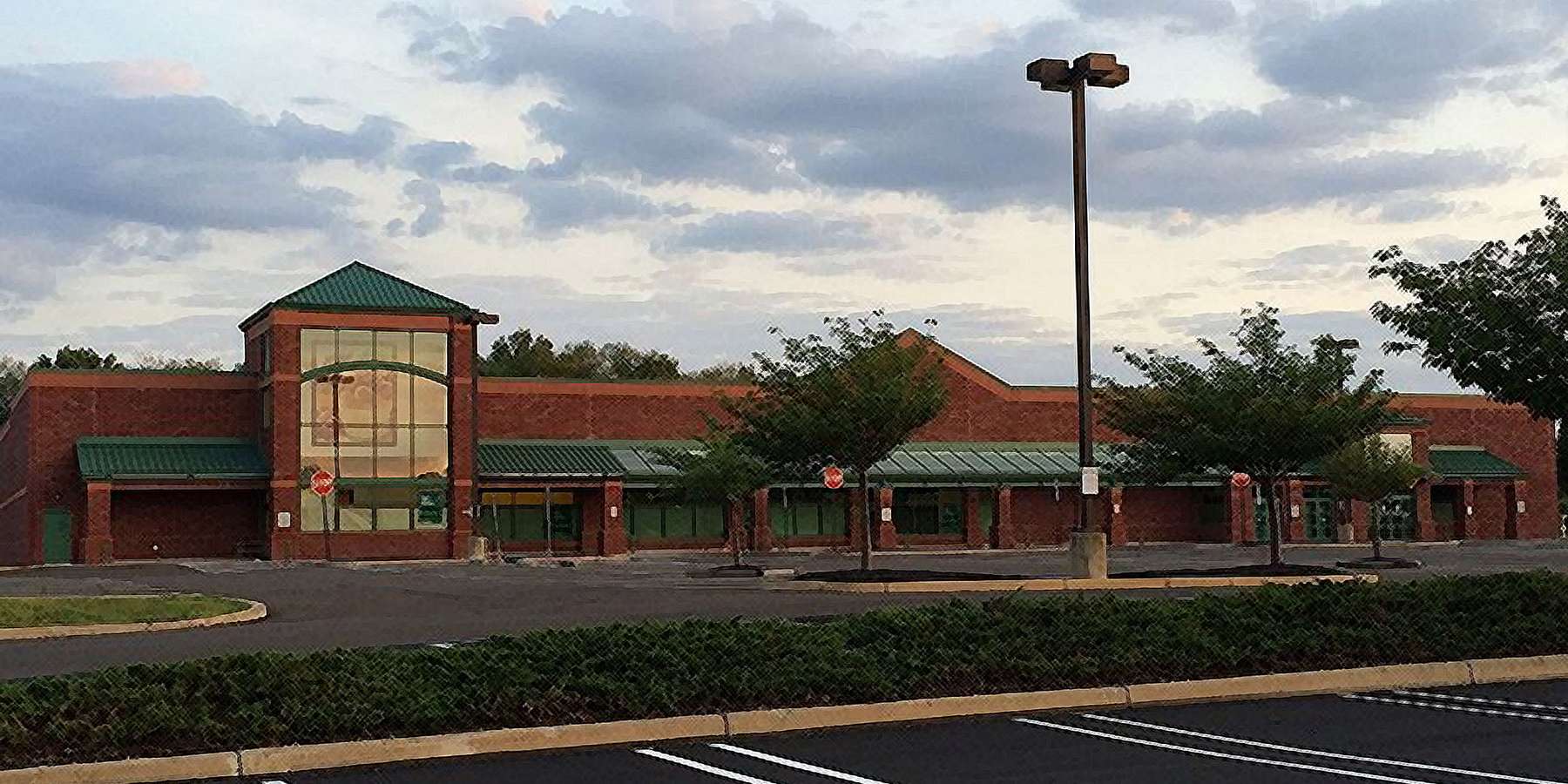 Photo of the Former Genuardis Store in Warrington, Pennsylvania Photo of the Former Genuardis Store in Warrington, Pennsylvania