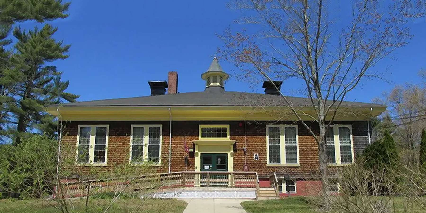 Photo of West Wareham School in West Wareham, Massachusetts Photo of West Wareham School in West Wareham, Massachusetts