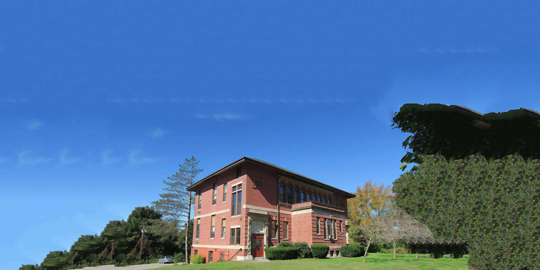 Photo of a school in Rochdale, Massachusetts Photo of a school in Rochdale, Massachusetts
