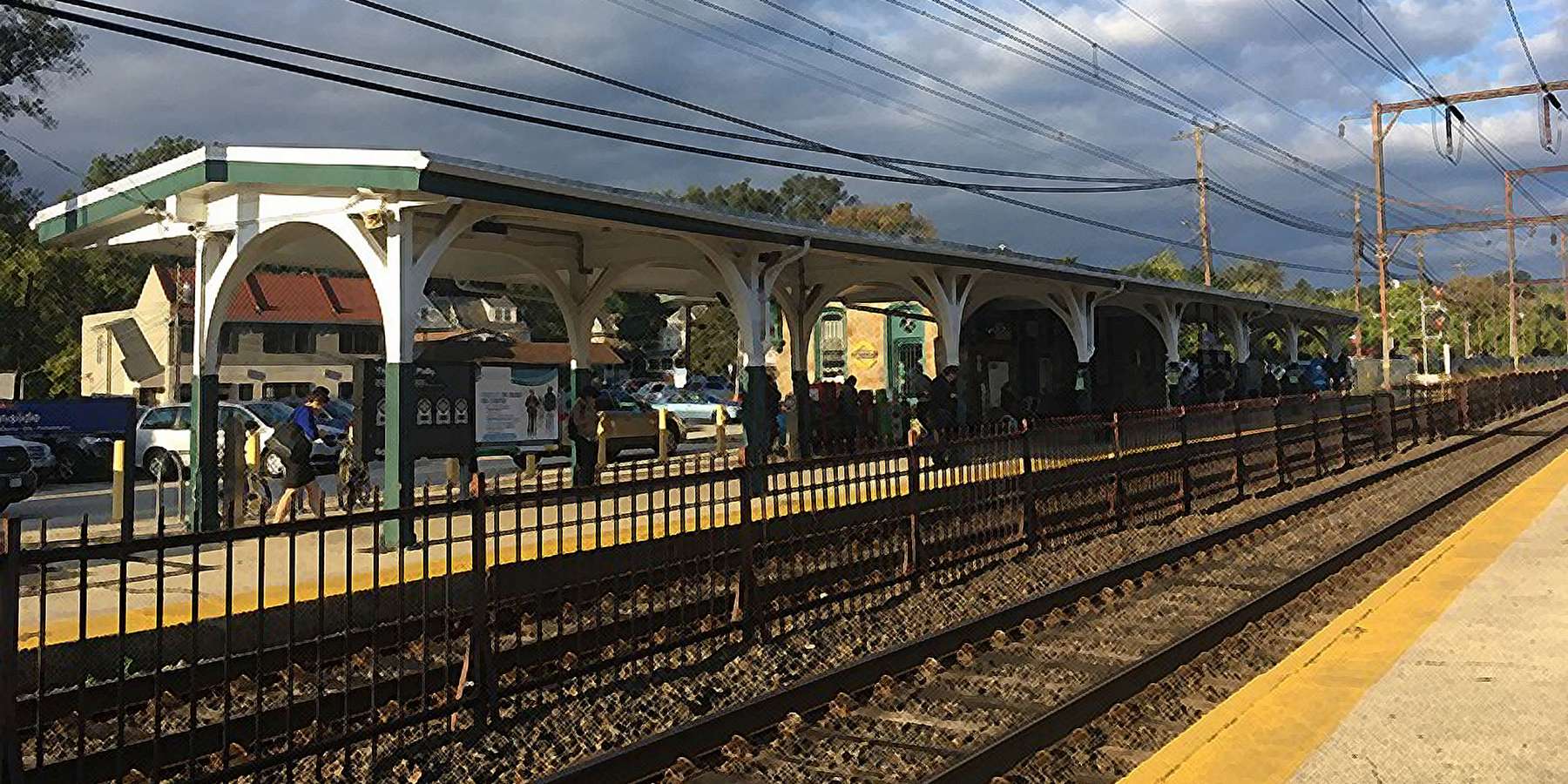 Photo of Glenside station in Glenside, Pennsylvania Photo of Glenside station in Glenside, Pennsylvania