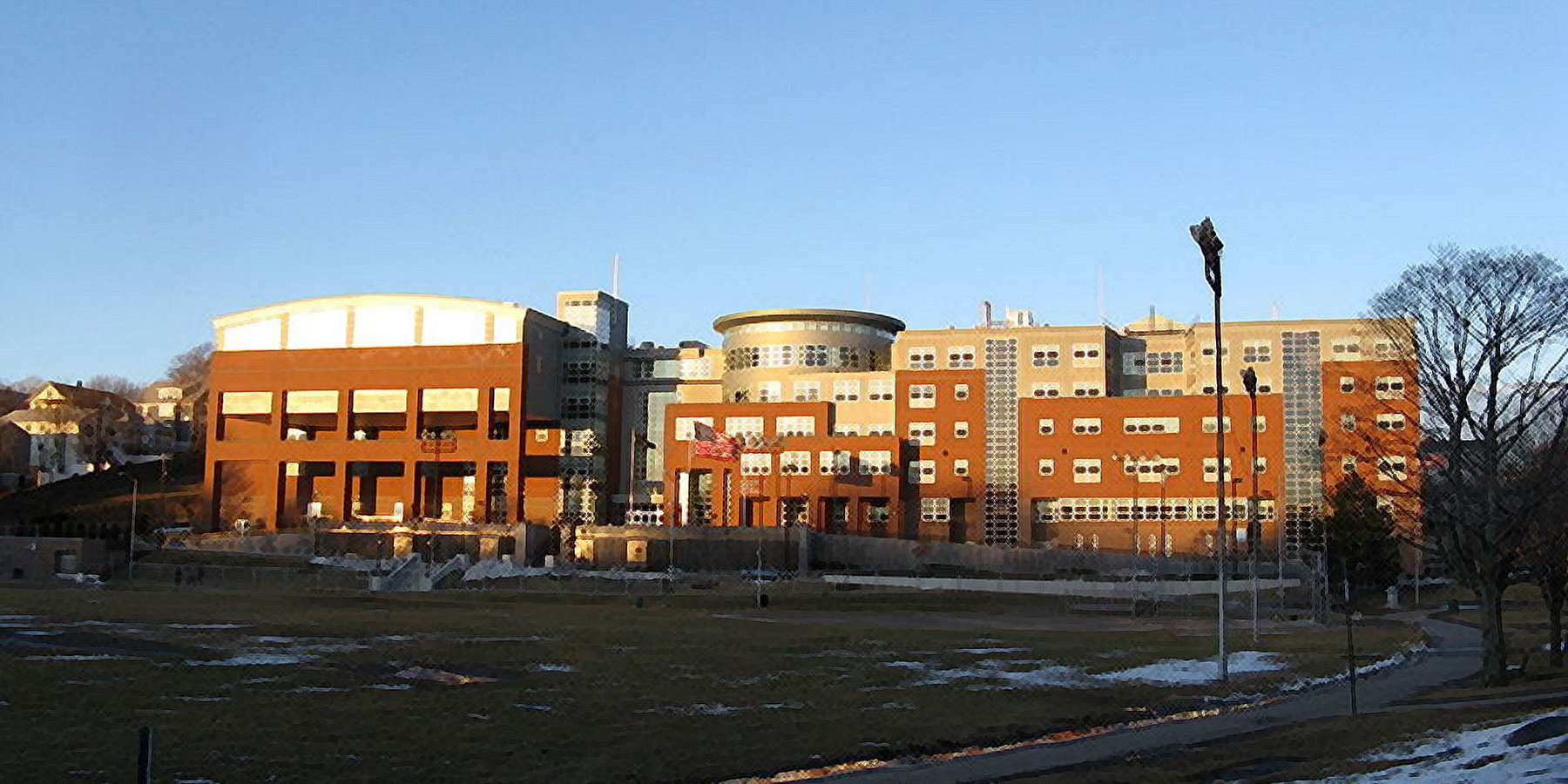 Photo of Everett High School in Everett, Massachusetts Photo of Everett High School in Everett, Massachusetts