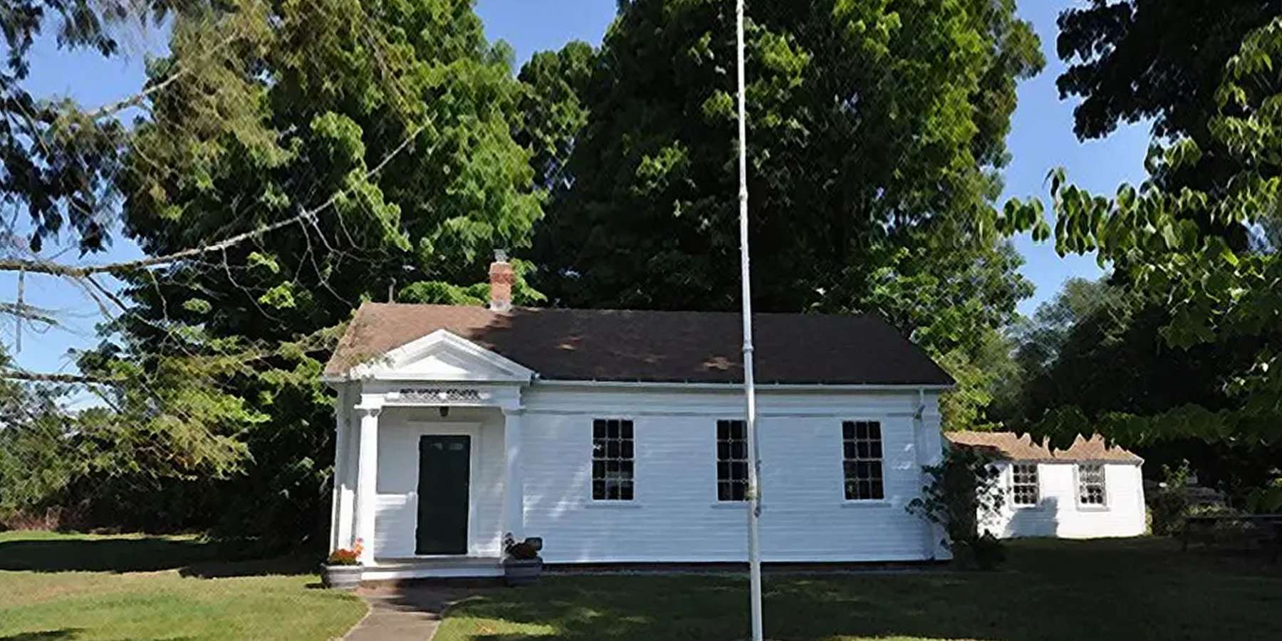 Photo of the Melrose School in East Windsor, Connecticut Photo of the Melrose School in East Windsor, Connecticut
