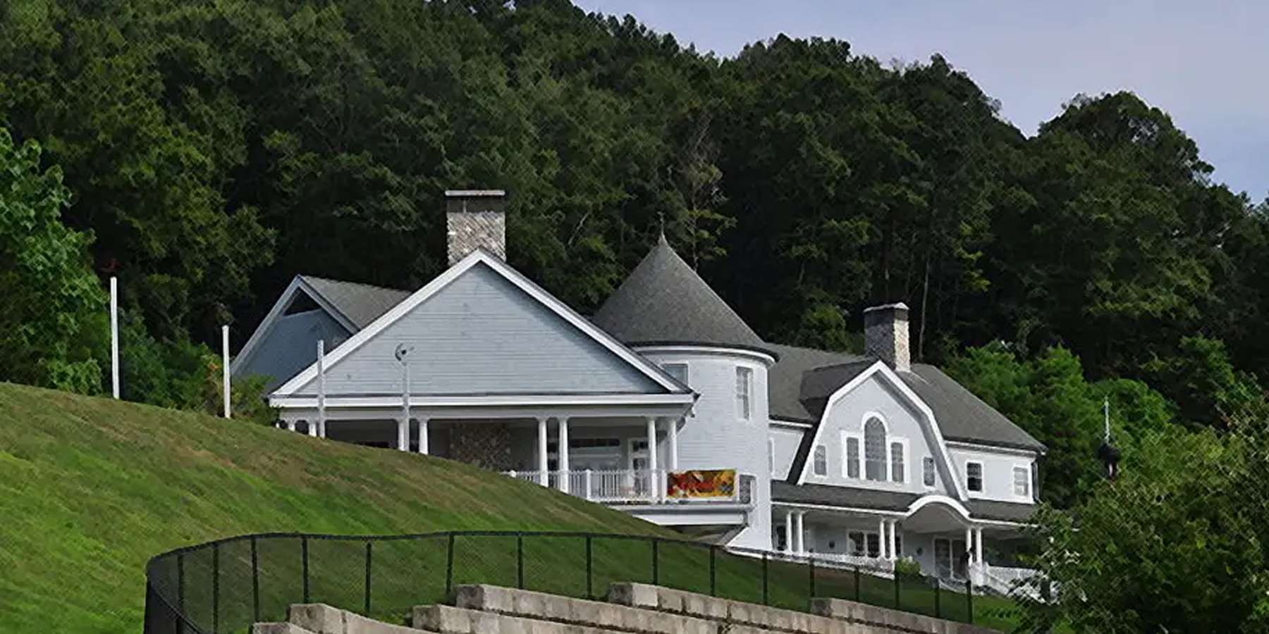 Photo of a Library in Cold Spring Harbor, New York Photo of a Library in Cold Spring Harbor, New York