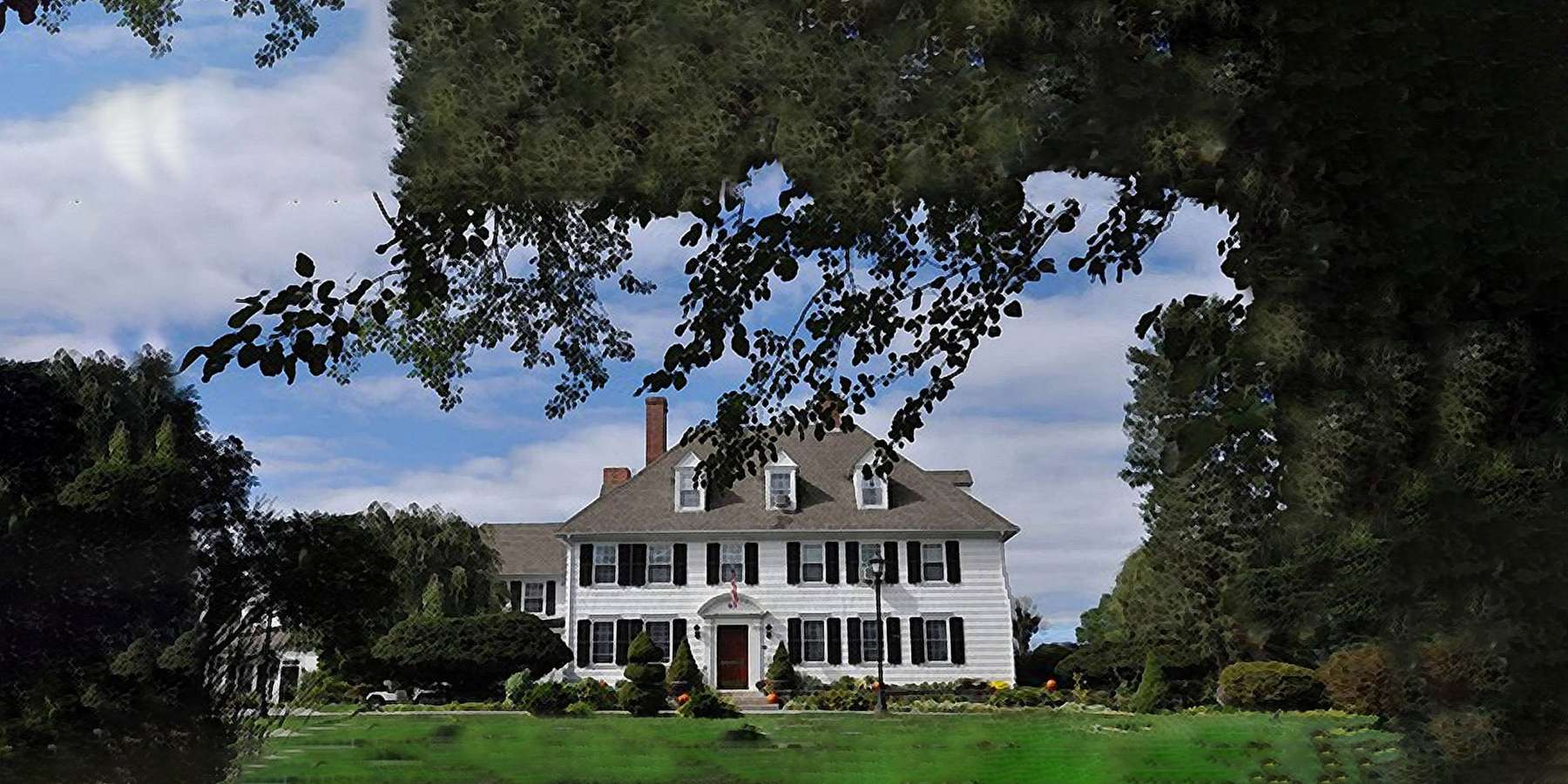Photo of a house in East Woodstock, Connecticut Photo of a house in East Woodstock, Connecticut