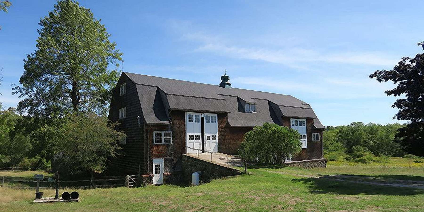 Photo of Wachusett Meadows Wildlife Sanctuary Barn in Princeton, Massachusetts Photo of Wachusett Meadows Wildlife Sanctuary Barn in Princeton, Massachusetts
