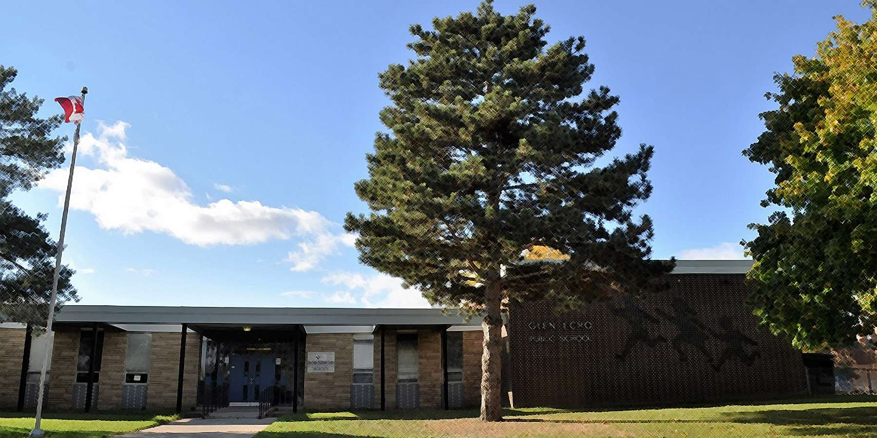 Photo of Glen Echo Elementary School in Glen Echo, Maryland Photo of Glen Echo Elementary School in Glen Echo, Maryland