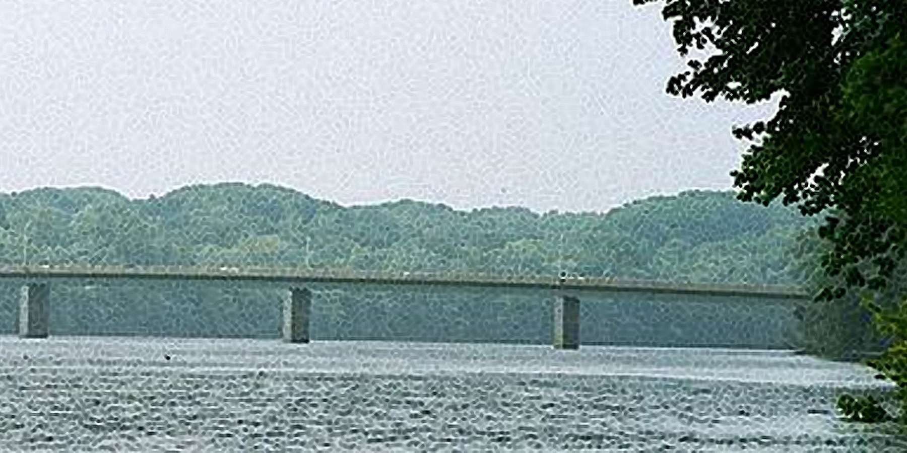 Photo of Bridge Street Bridge in Windsor Locks, Connecticut Photo of Bridge Street Bridge in Windsor Locks, Connecticut