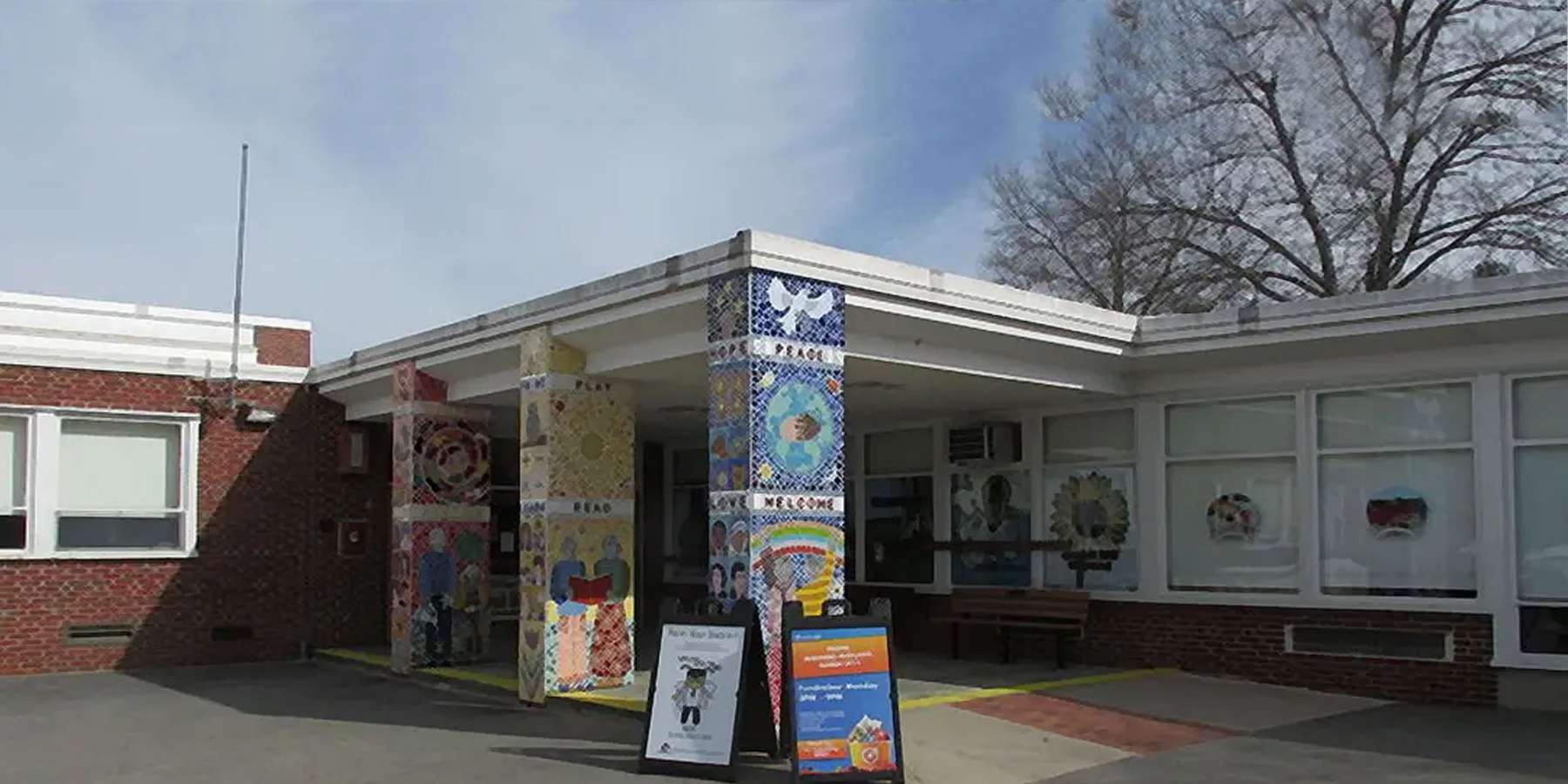 Photo of Claypit Hill School in Wayland, Massachusetts Photo of Claypit Hill School in Wayland, Massachusetts