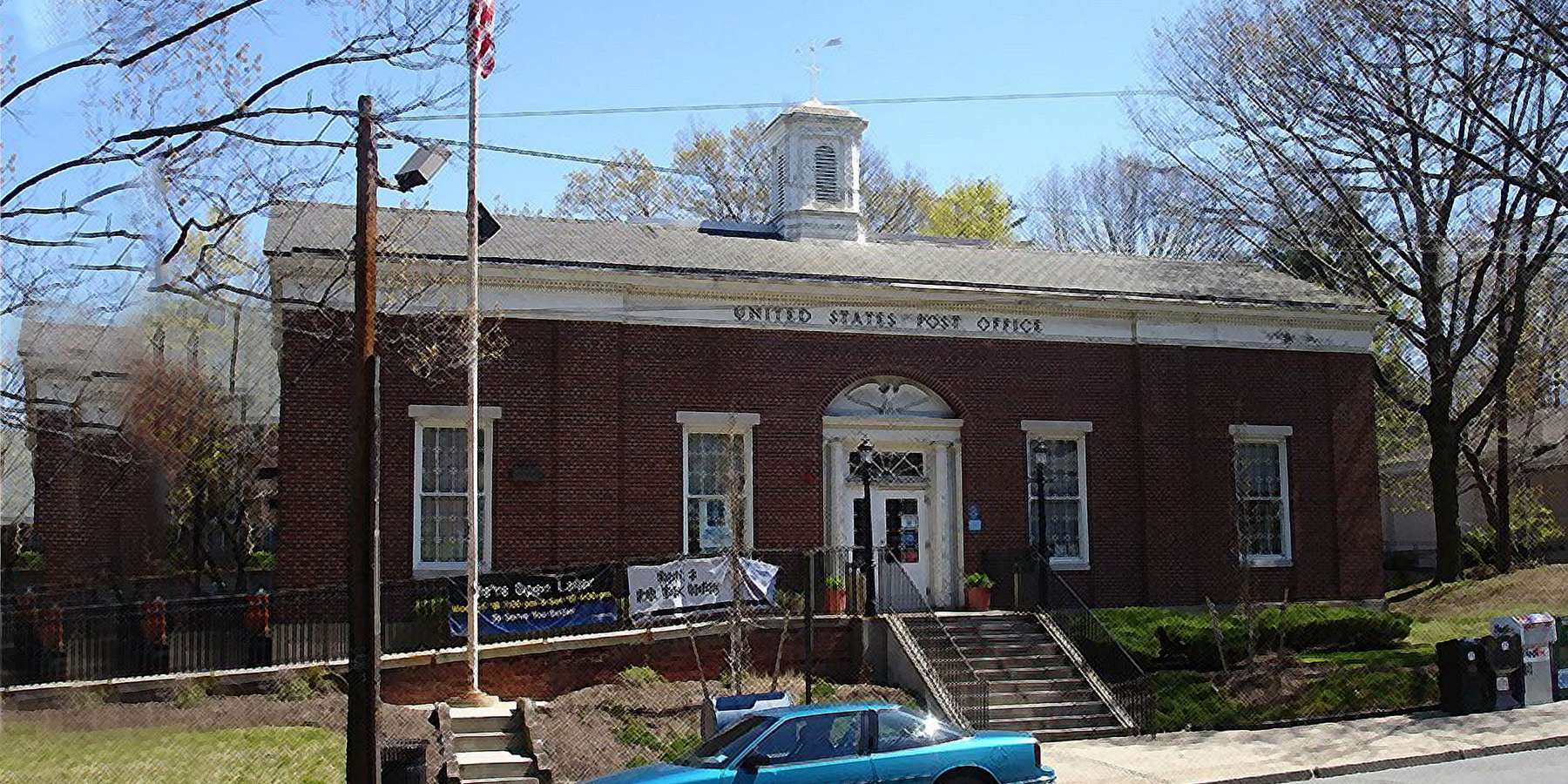 Photo of the Post Office in Metuchen, New Jersey Photo of the Post Office in Metuchen, New Jersey