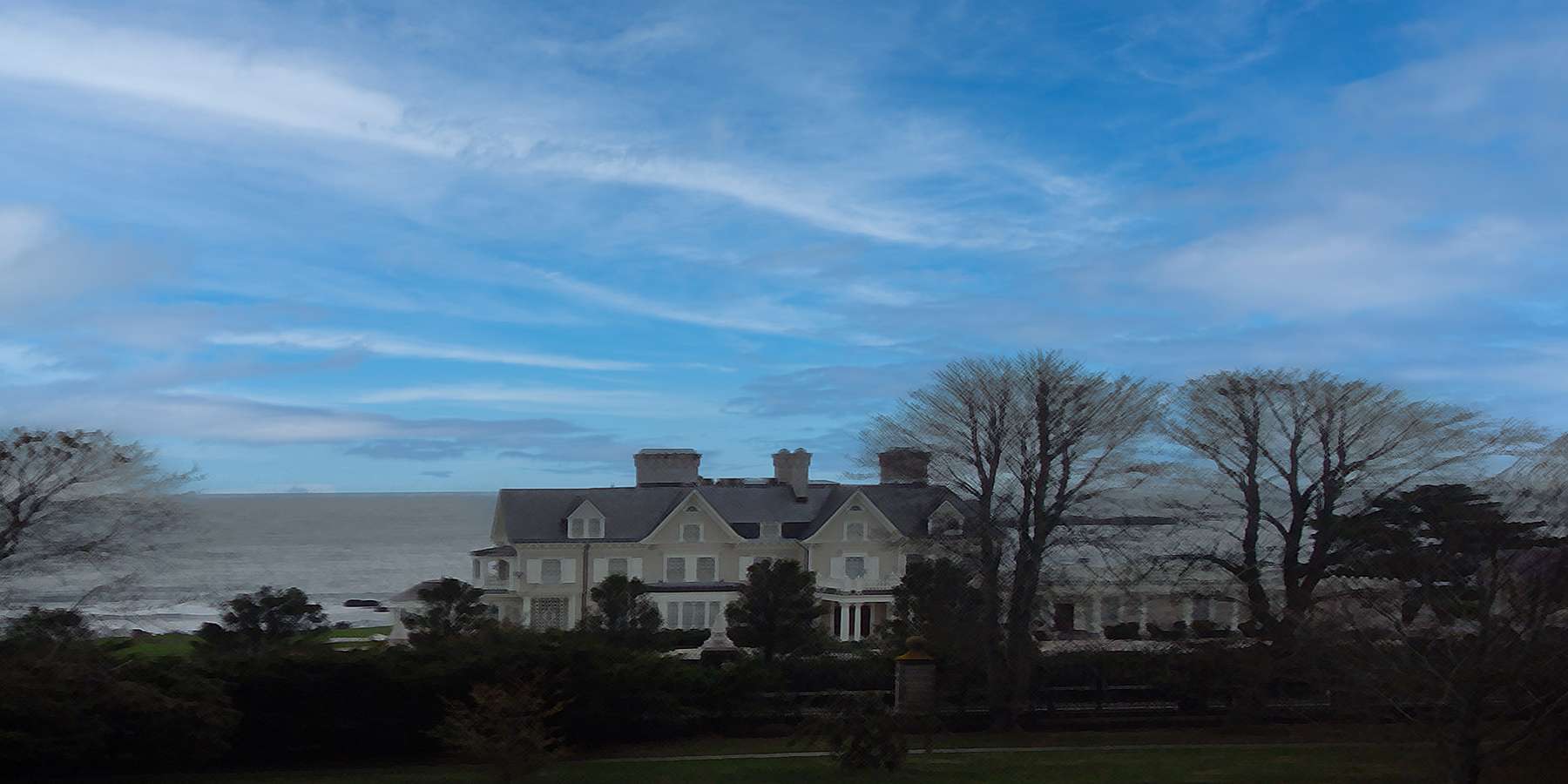 Photo of a Summer House in Newport, New York Photo of a Summer House in Newport, New York