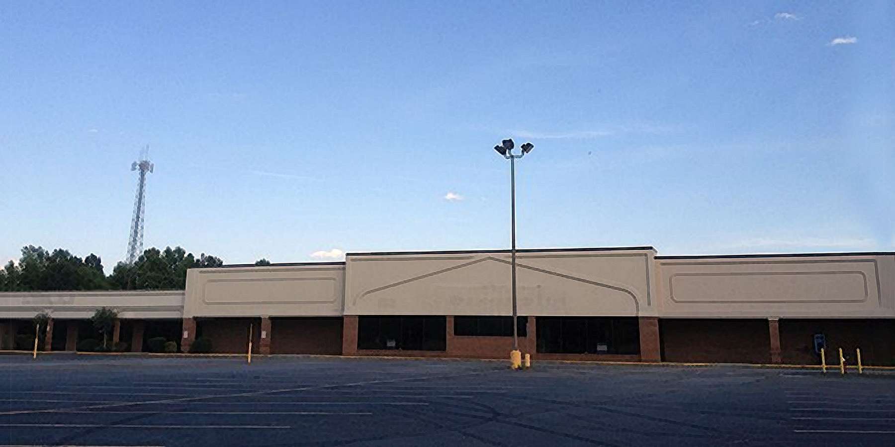 Photo of Former Harris Teeter in Cherryville, Pennsylvania Photo of Former Harris Teeter in Cherryville, Pennsylvania