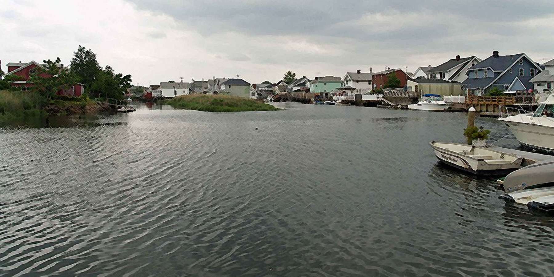 Photo of the Howard Beach Aqueduct in Howard Beach, New York Photo of the Howard Beach Aqueduct in Howard Beach, New York