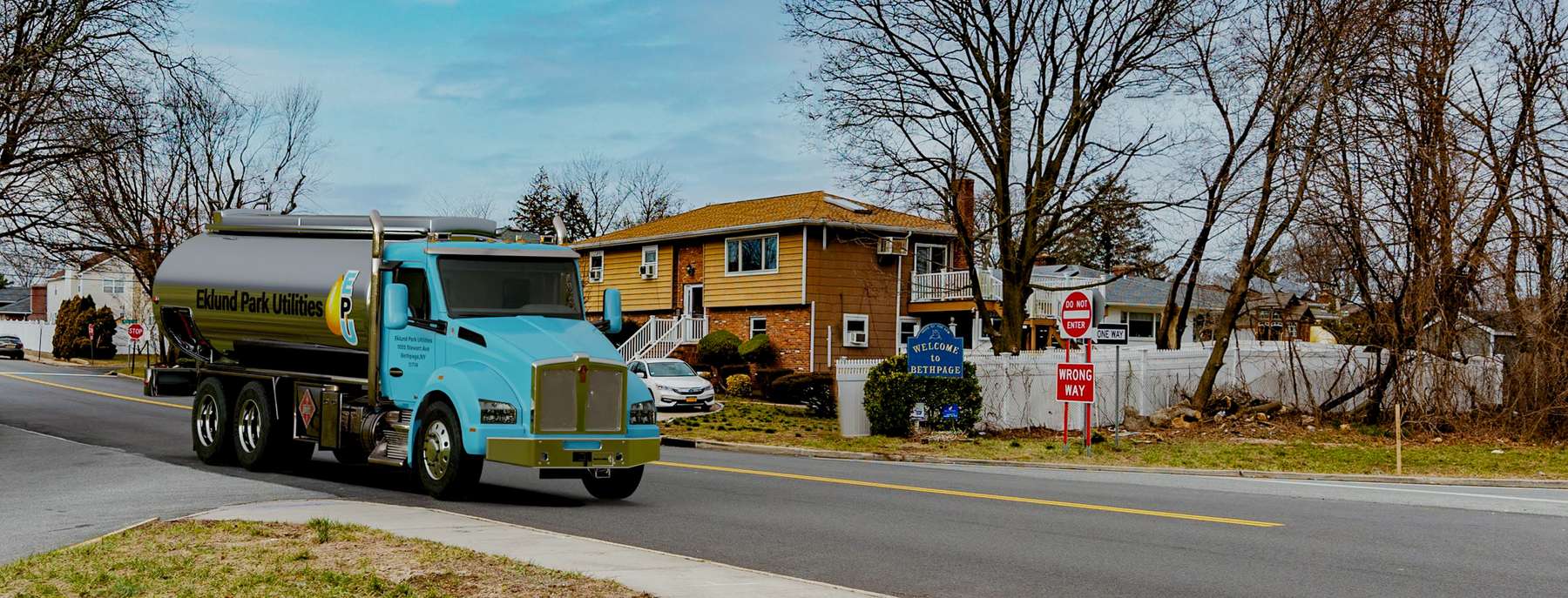 Eklund Park Utilities Heating Oil Truck Eklund Park Utilities residential home heating oil truck at the intersection of Plainview Road and the Seaford Oyster Bay Expressway in Bethpage, Long Island, New York delivering fuel oil.